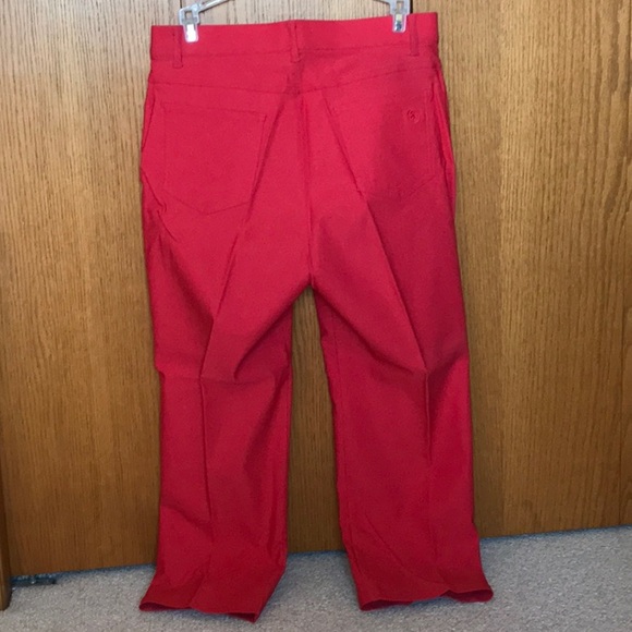 Ladies 3/4 length  stretch denim capri. Size 8. - Picture 2 of 3